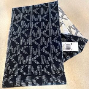 NWT MICHAEL KORS Women's Infinity Scarf Black/White MK Logo Monogram